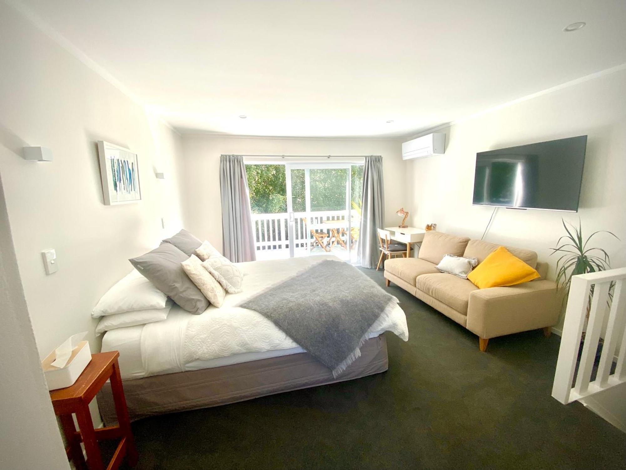 2 Mile Bay Guesthouse Taupo Bagian luar foto